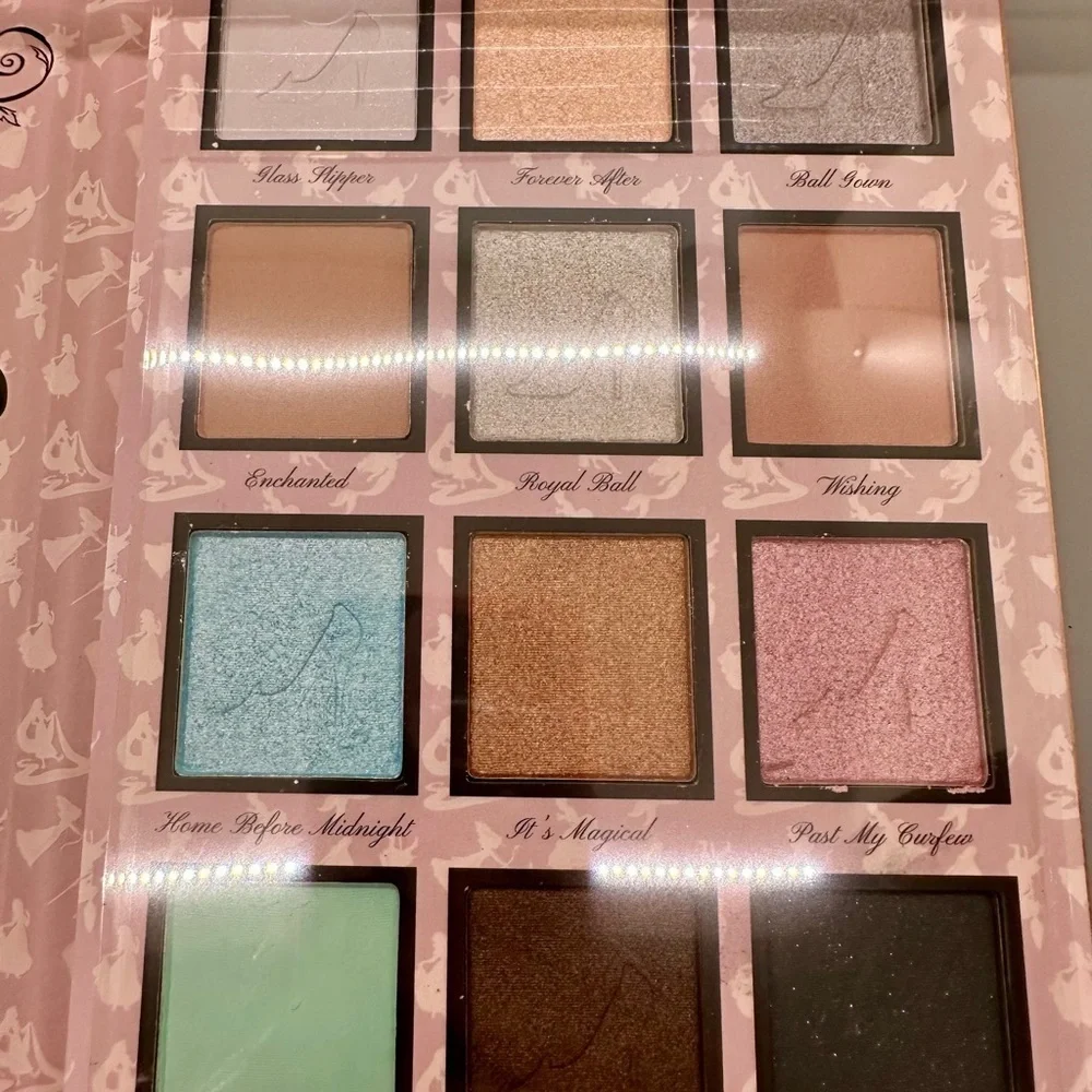 Disney Princess Lip Gloss and Eyeshadow Palette Set
